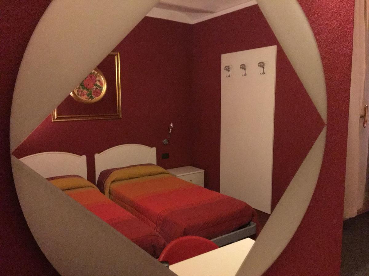 Madama Vigna Hotell Baldichieri Exteriör bild